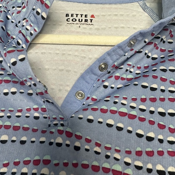 Bette & Court Women’s Golf Short Sleeve Sun shirt -SZ S - Picture 2 of 5